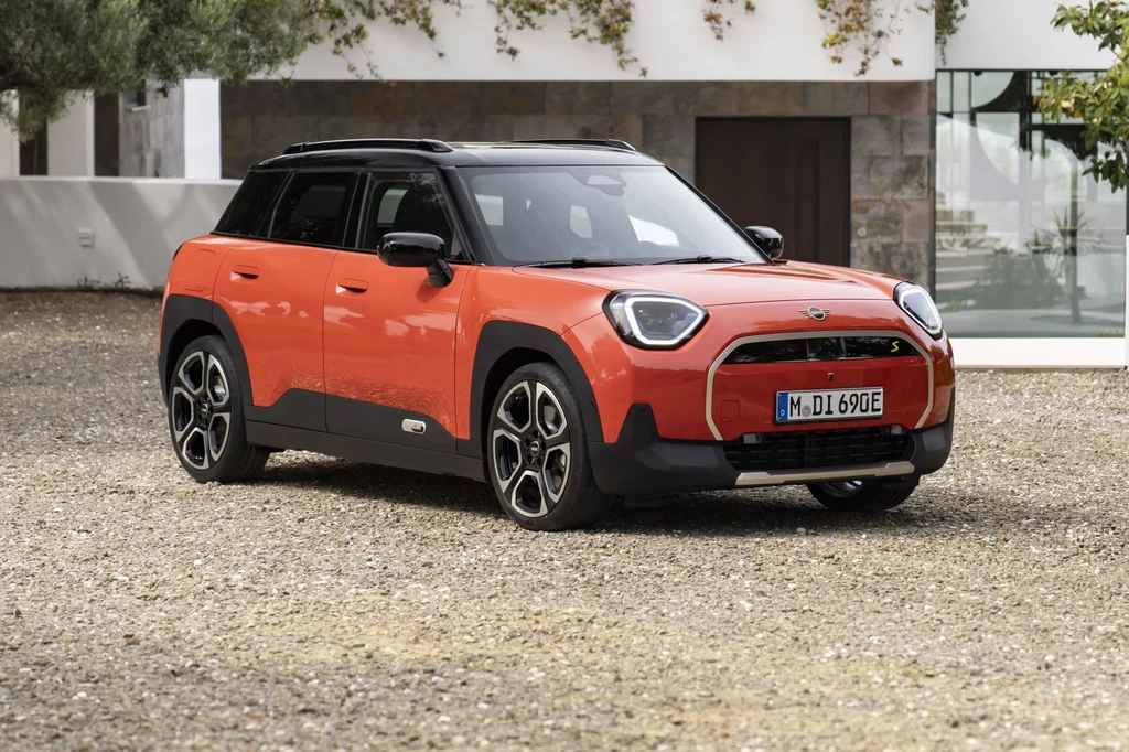 Mini Aceman jest crossoverem plasującym się między modelami Cooper i Countryman.