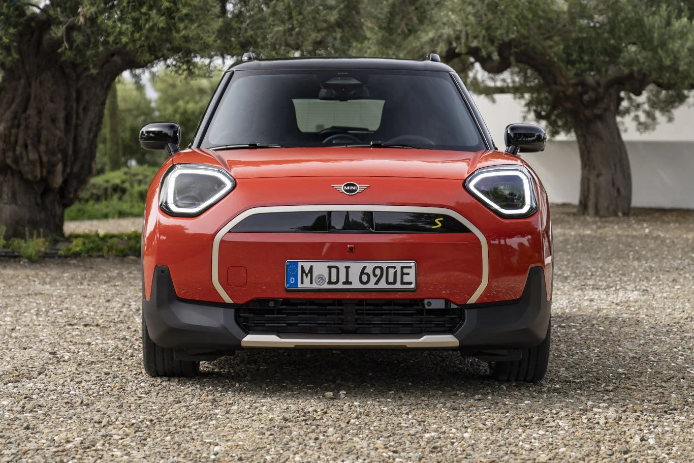 Mini Aceman w wariancie SE oferuje zasięg do 407 km.
