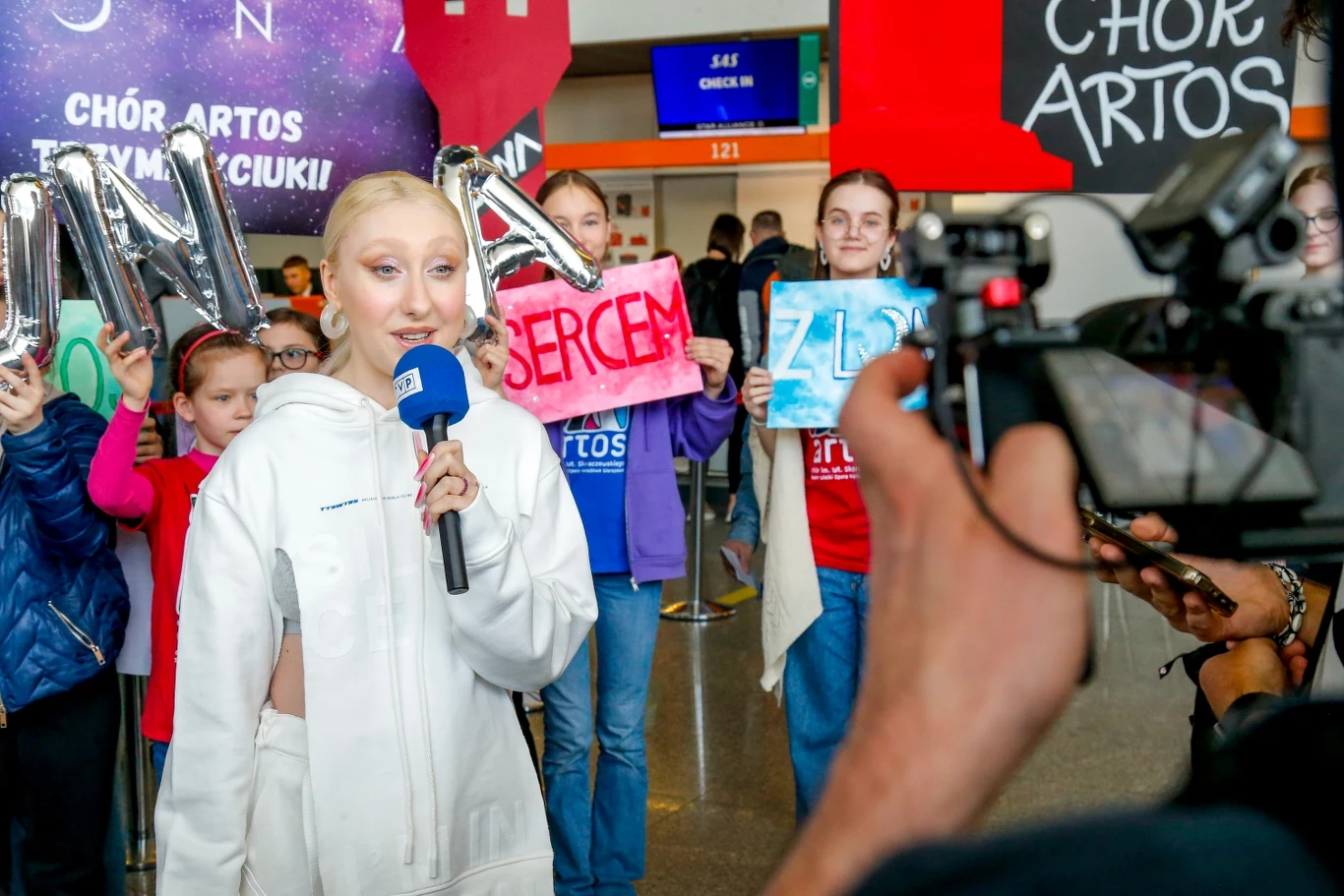 Zobacz zdjęcia Luny przed wylotem na Eurowizję 2024!