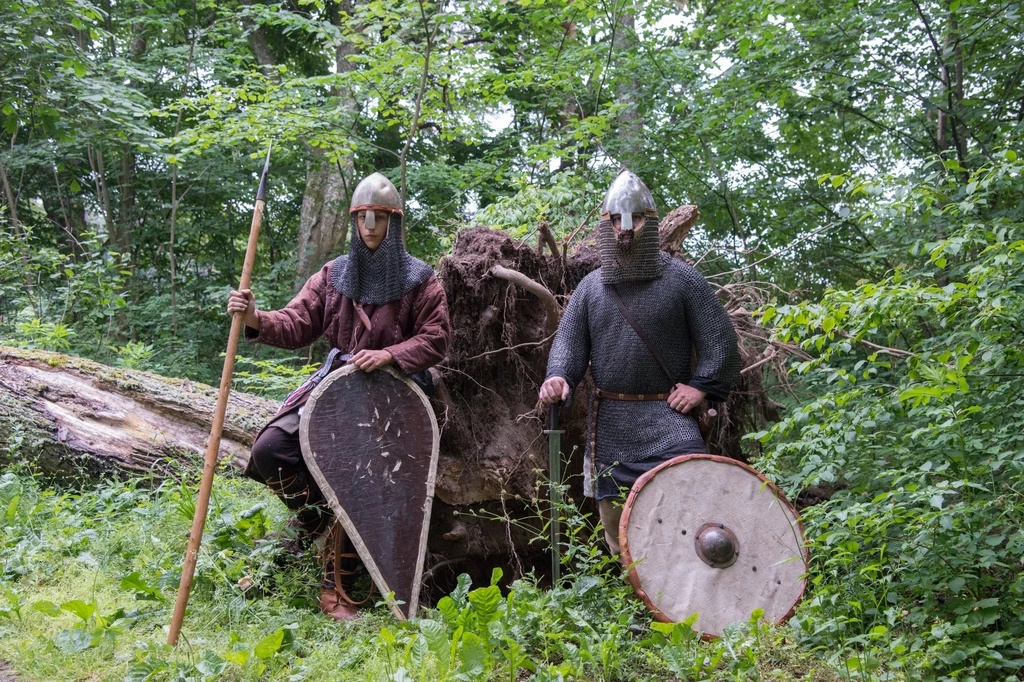 W województwie warmińsko-mazurskim odkryto artefakt należący do zamieszkującego niegdyś te tereny ludu. Dziś pamięć o nim kultywują m.in. grupy rekonstrukcji historycznej.