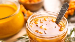 Rokitnik to skarbnica witaminy C. Dlaczego warto po niego sięgać? 