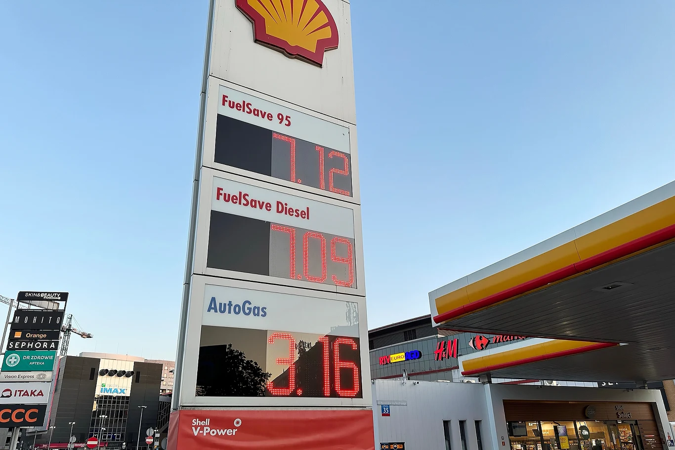 Kurzepa chce przejąć część aktywów Shell Warto pospieszyć się z tankowaniem. Po majówce ceny mogą wzrosnąć