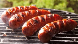 Kiełbasa z grilla - kiedy wychodzi sucha i niesmaczna?