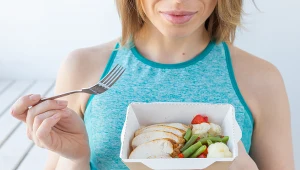 Opcja dla zabieganych, którzy chcą schudnąć i jeść zdrowiej. Jeden duży minus