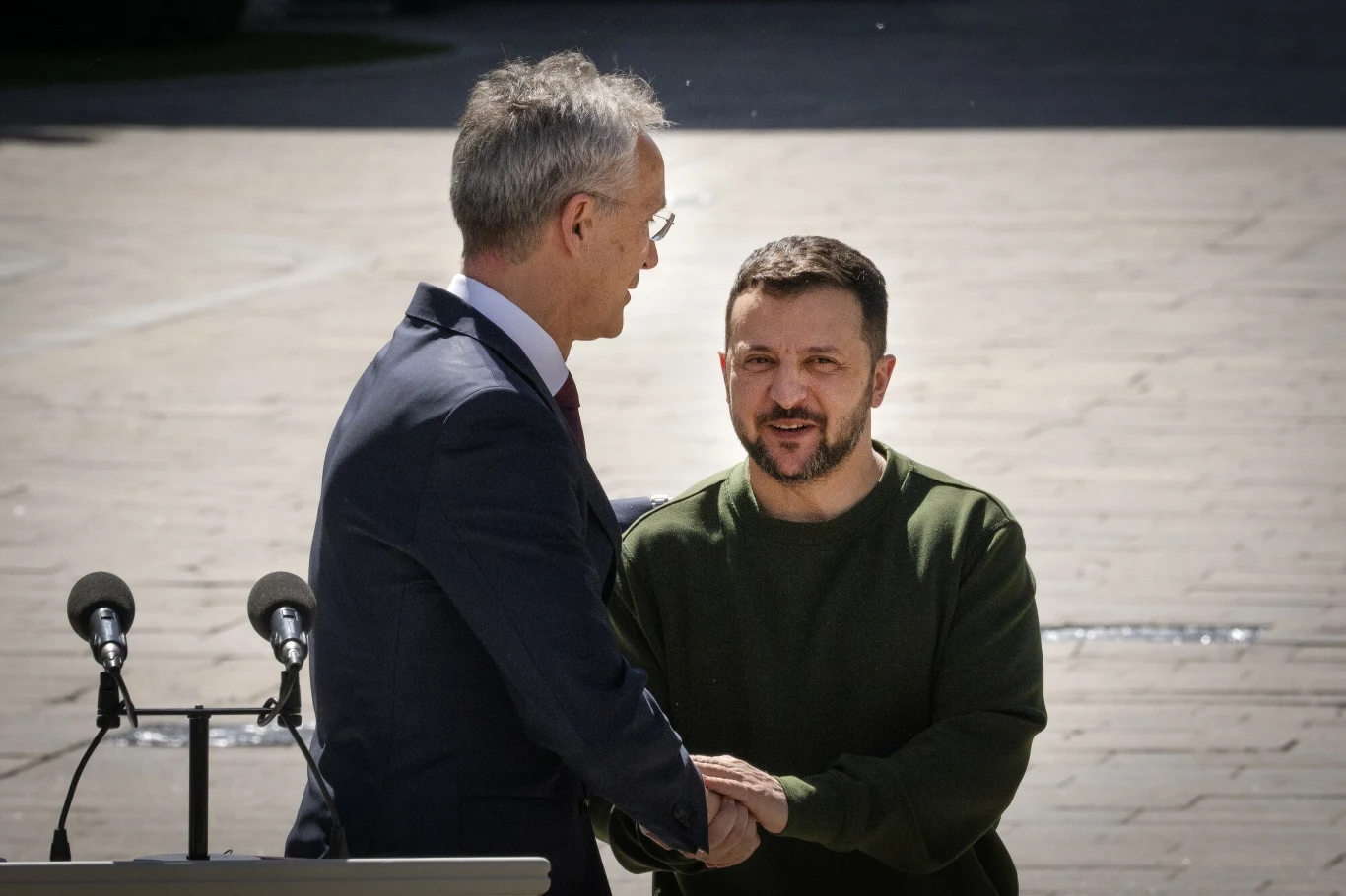 Jens Stoltenberg z niezapowiedzianą wizytą w Kijowie Jens Stoltenberg z niezapowiedzianą wizytą w Kijowie