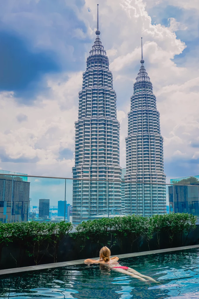 Hotel w Kuala Lumpur z basenem i widokiem na malezyjskie wieże Petronas Towers za 60 zł? To możliwe!