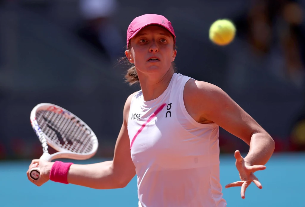 Iga Świątek - liderka rankingu WTA - podczas meczu na turnieju WTA w Madrycie