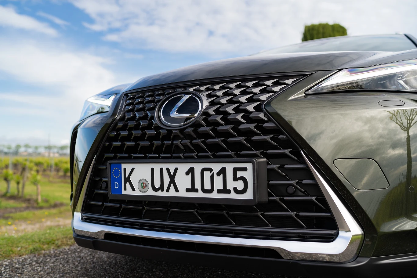 Nowy Lexus UX 300h. Samochody można już zamawiać w polskich salonach.