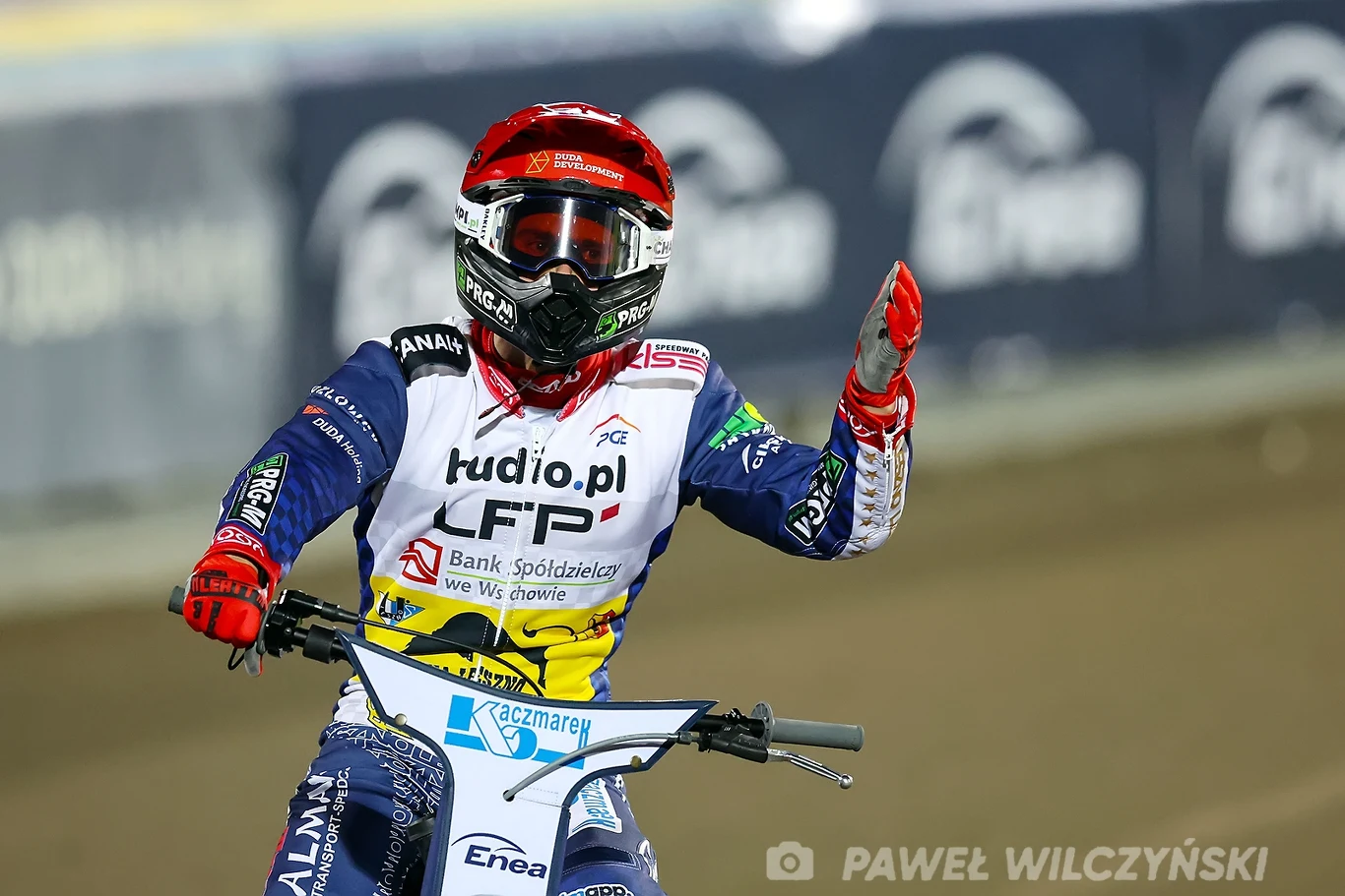 Grzegorz Zengota po wygranym biegu.