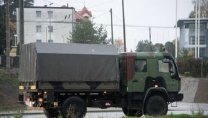 Wypadek wojskowej ciężarówki; zdj. ilustracyjne