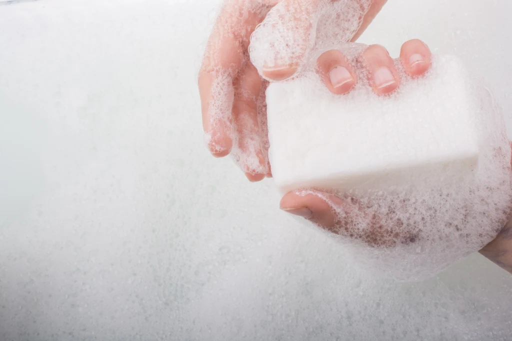 Zwykłym mydłem oraz mydłem szarym nie powinniśmy myć twarzy 