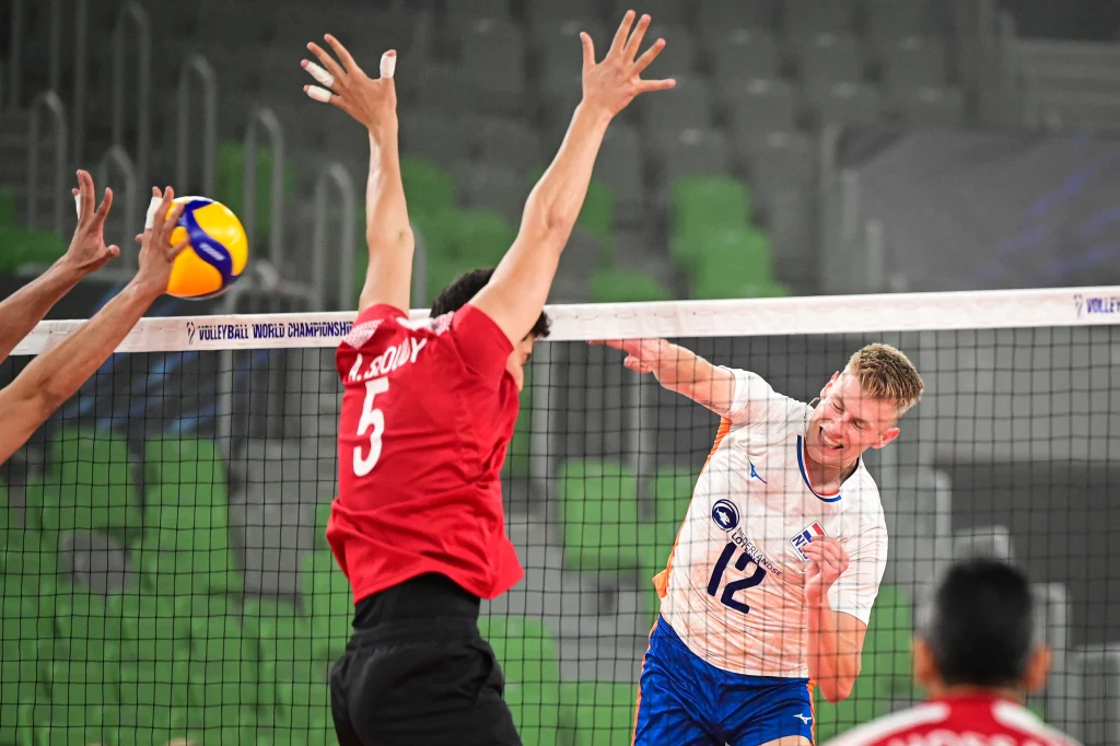 Bennie Tuinstra (numer 12) w barwach reprezentacji Holandii Bennie Tuinstra (numer 12) w barwach reprezentacji Holandii