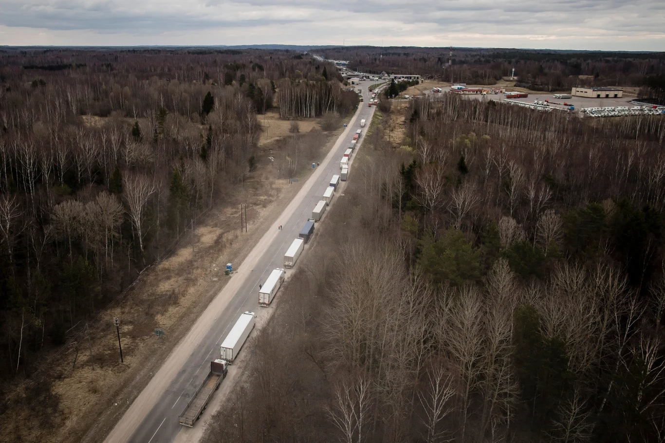 Pierwsza linia łotewskich umocnień powstaje w gminie Ludza przy granicy z Rosją Pierwsza linia łotewskich umocnień powstaje w gminie Ludza przy granicy z Rosją
