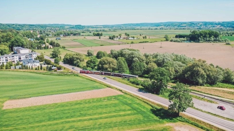 Wąskotorówka na Podkarpaciu znów jeździ na całej trasie, która jest najdłuższą przejezdną linią wąskotorową w Polsce.