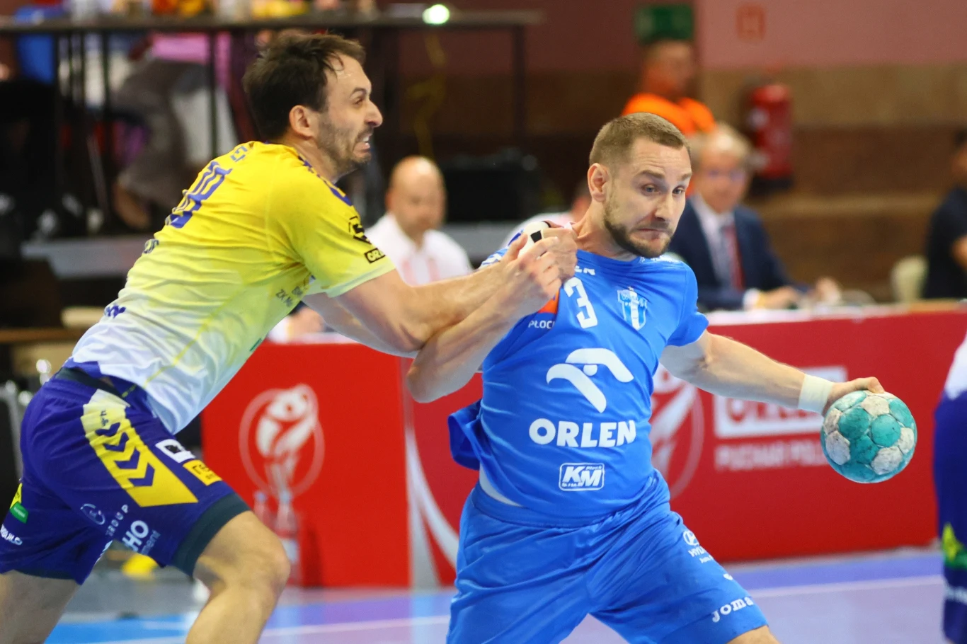 Michał Daszek uciekał Igorowi Karaciciowi co chwilę - stąd wzięła się przewaga "Nafciarzy" w pierwszej połowie