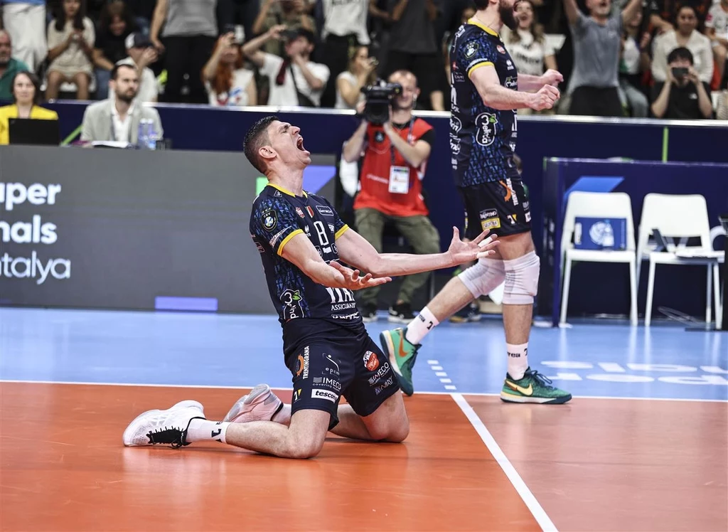 Marko Podrascanin świętujący triumf w Lidze Mistrzów Marko Podrascanin świętujący triumf w Lidze Mistrzów
