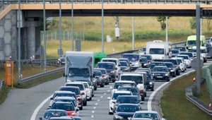 Widzisz znak z czarną dłonią? Nie jedź tam, bo ryzykujesz życiem