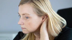 Gorzej słyszą nie tylko seniorzy. Przyczyna nie zawsze jest oczywista