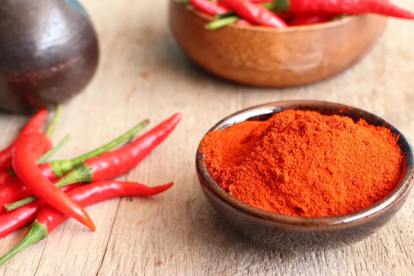 Oprysk ze sproszkowanej papryczki chili skutecznie zwalcza mszyce. 