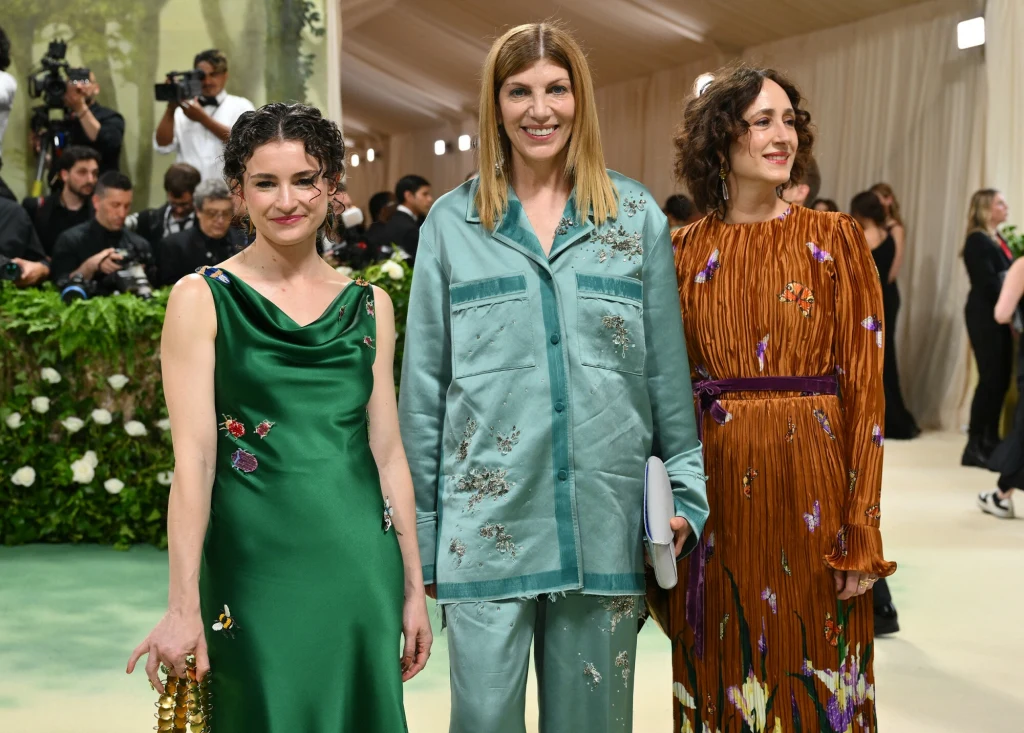 Nicole Phelps, Virginia Smith i Chloe Malle na MET Gala 2024 Nicole Phelps, Virginia Smith i Chloe Malle na MET Gala 2024