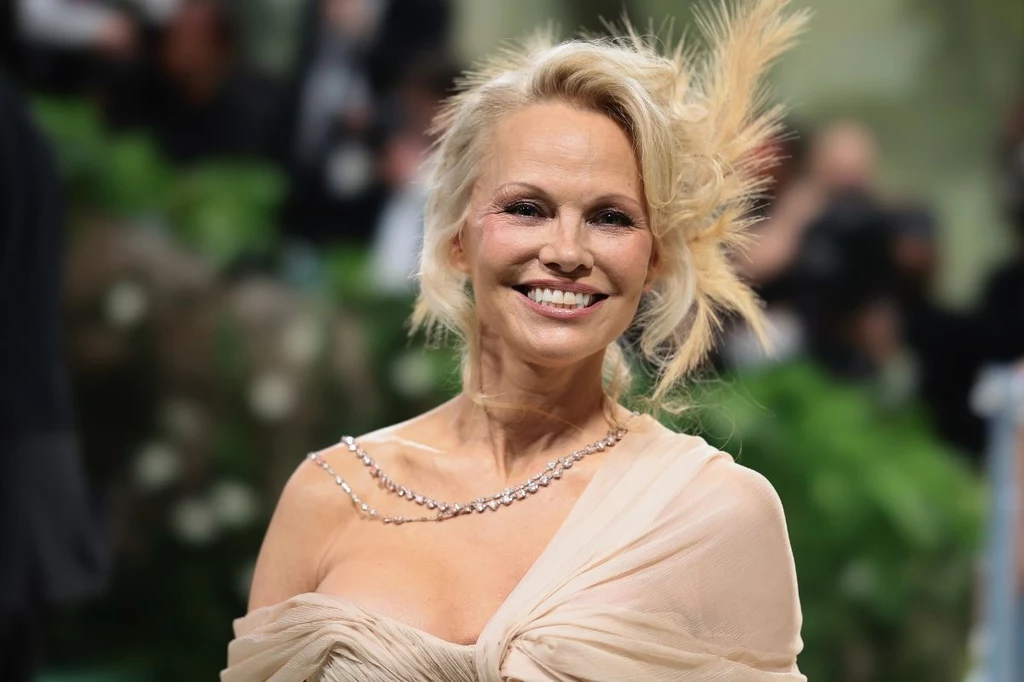 Pamela Anderson na tegorocznej gali Met 
