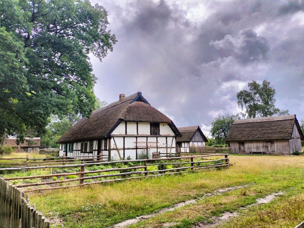 Muzeum Wsi Słowińskiej w Klukach to wyjątkowe miejsce na mapie polskich skansenów 