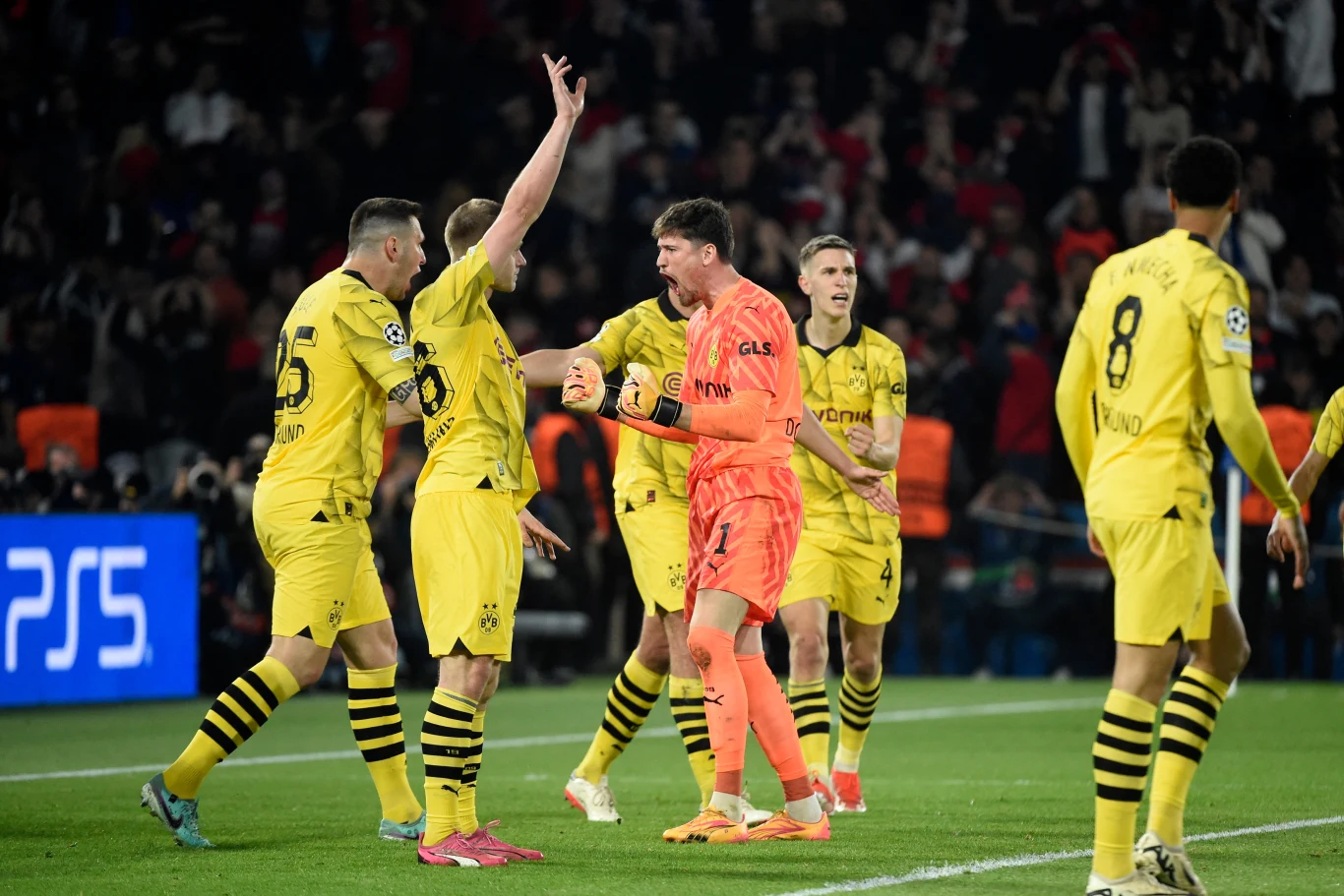 Radość piłkarzy Borussii Dortmund