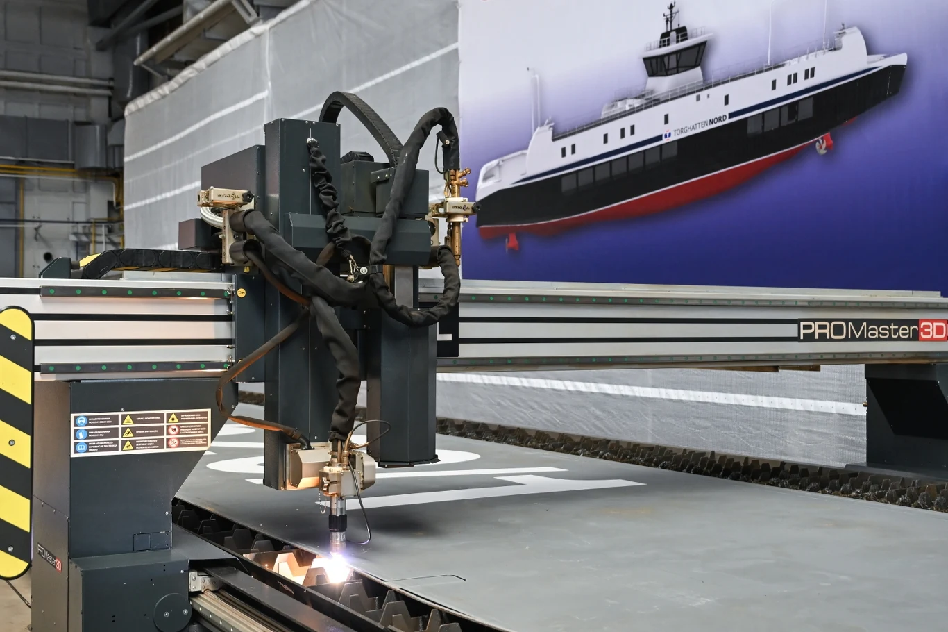 W gdańskiej stoczni Remontowa Shipbuilding odbyła się uroczystość cięcia blachy do nowego promu