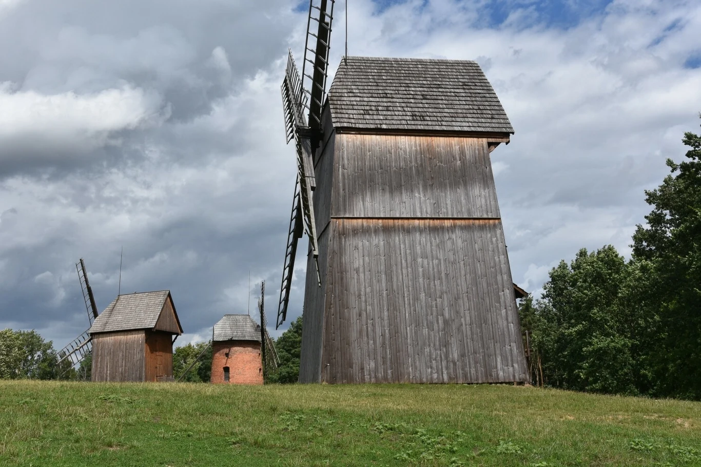 Wspaniałe wiatraki znajdziesz również w Dziekanowicach Wspaniałe wiatraki znajdziesz również w Dziekanowicach
