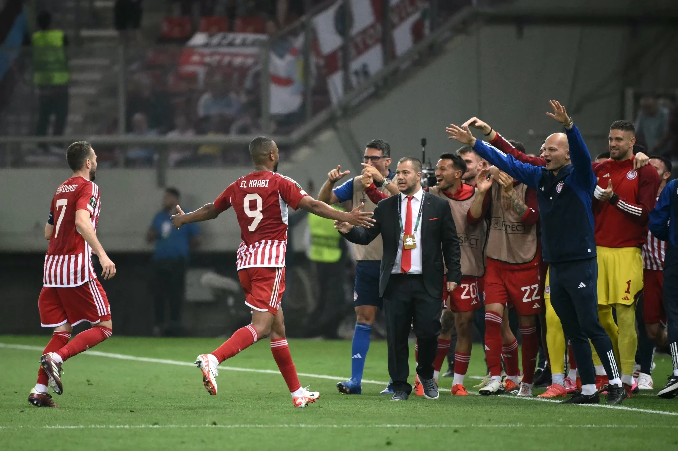Ayoub El Kaabi (numer dziewięć) pogrążył Aston Villę Ayoub El Kaabi (numer dziewięć) pogrążył Aston Villę