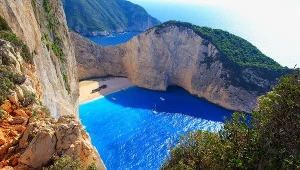 Na tę grecką plażę już nie wejdziesz. Biła rekordy popularności wśród Polaków 