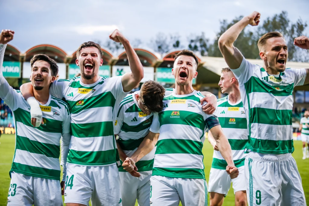Piłkarze Lechii Gdańsk znajdują się o mały krok od Ekstraklasy Piłkarze Lechii Gdańsk znajdują się o mały krok od Ekstraklasy
