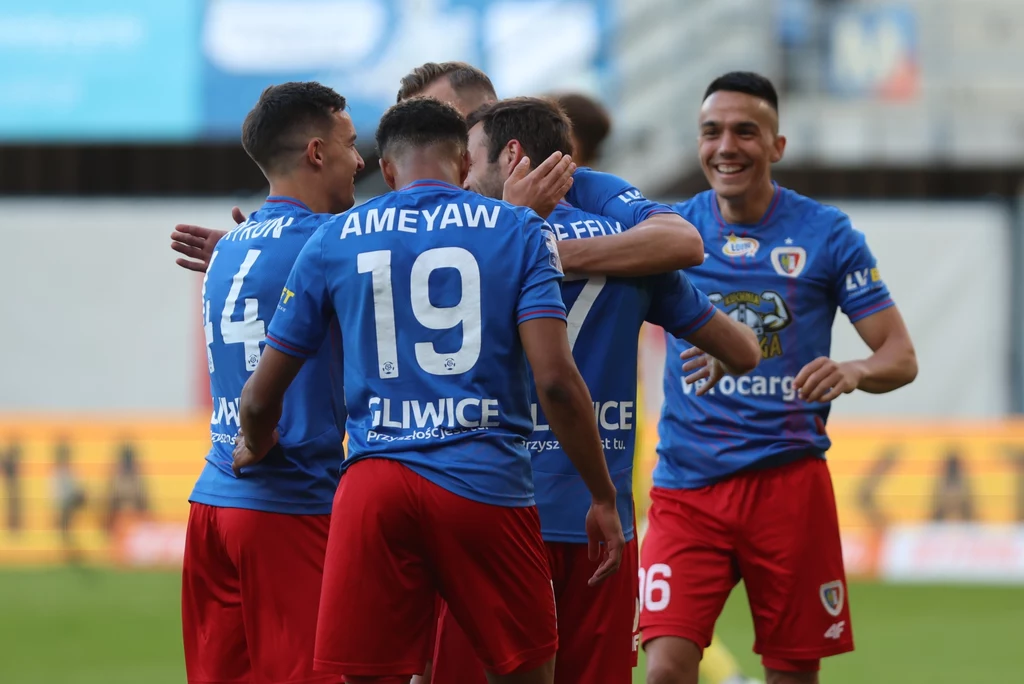 Piłkarze Piasta Gliwice zostają w Ekstraklasie Piłkarze Piasta Gliwice zostają w Ekstraklasie