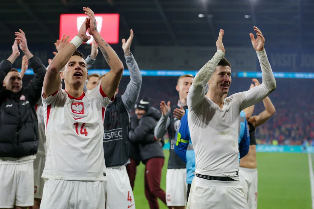 Jakub Kiwior, Robert Lewandowski