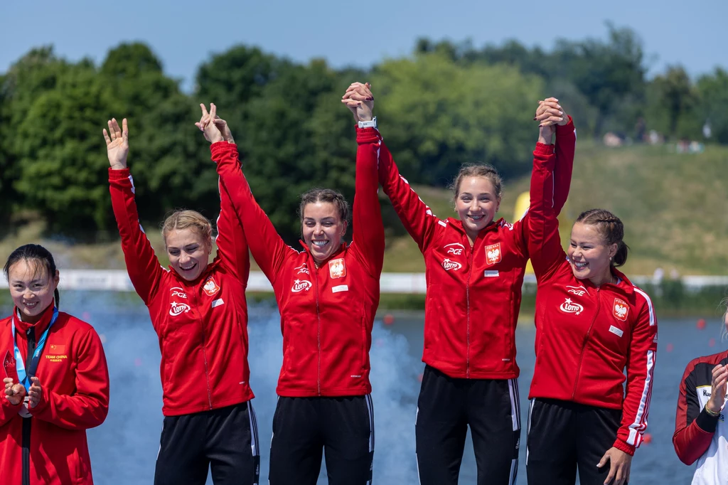 DOMINIKA PUTTO ADRIANA KAKOL ANNA PULAWSKA KAROLINA NAJA DOMINIKA PUTTO ADRIANA KAKOL ANNA PULAWSKA KAROLINA NAJA