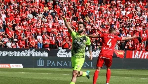 Ogromne wsparcie dla kapitana, ale bez lidera ani rusz. Fatalna seria trwa