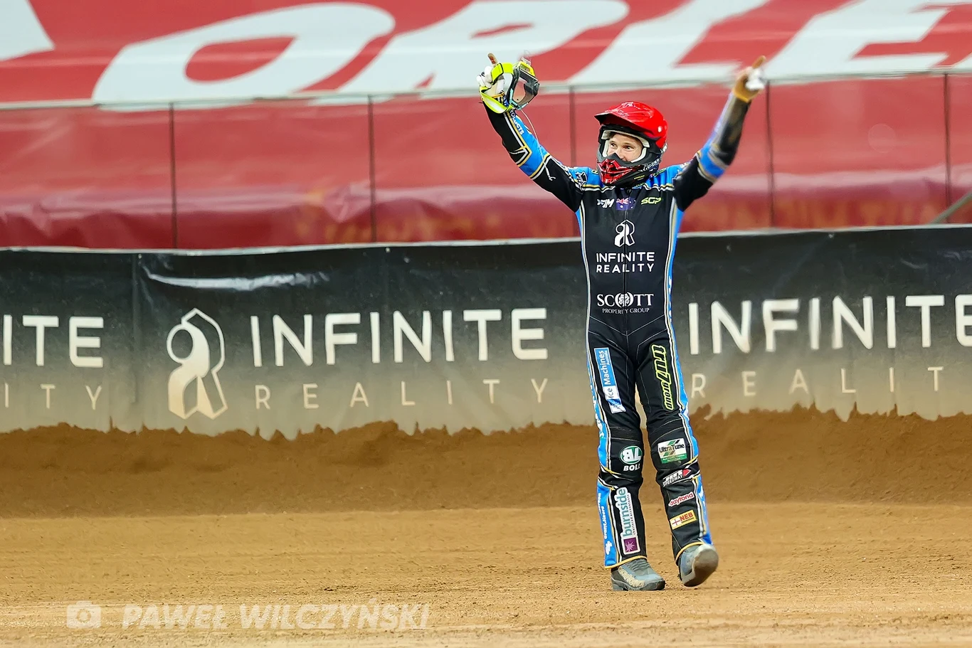 Jason Doyle świętuje zwycięstwo w Grand Prix Polski w Warszawie