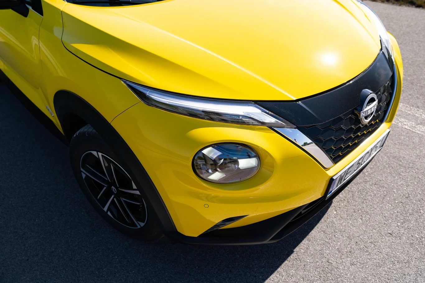 Nissan Juke po liftingu wjeżdża do polskich salonów. Auta można już zamawiać.