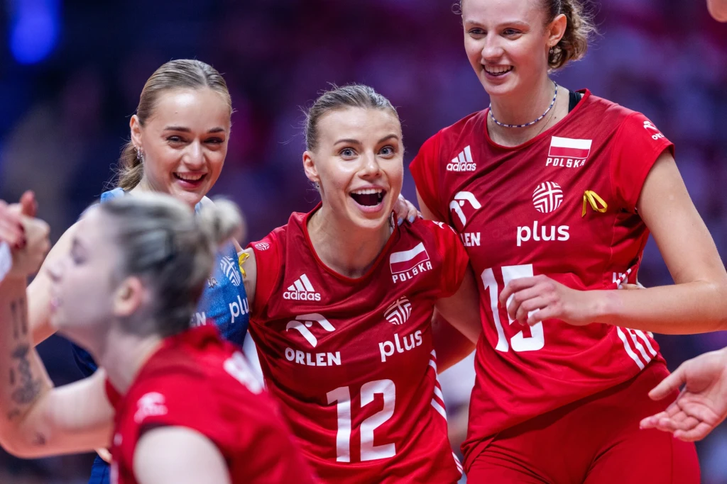 Aleksandra Szczygłowska (w środku) i siatkarki reprezentacji Polski Aleksandra Szczygłowska (w środku) i siatkarki reprezentacji Polski