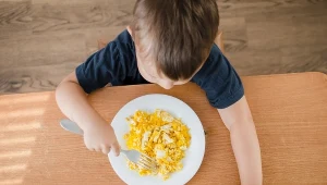 U dzieci ta witamina jest obowiązkowa. Skutki niedoboru są na całe życie