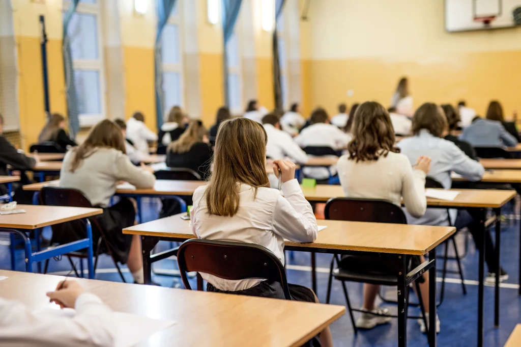 Egzamin ósmoklasisty 2024: We wtorek język polski Egzamin ósmoklasisty 2024: We wtorek język polski