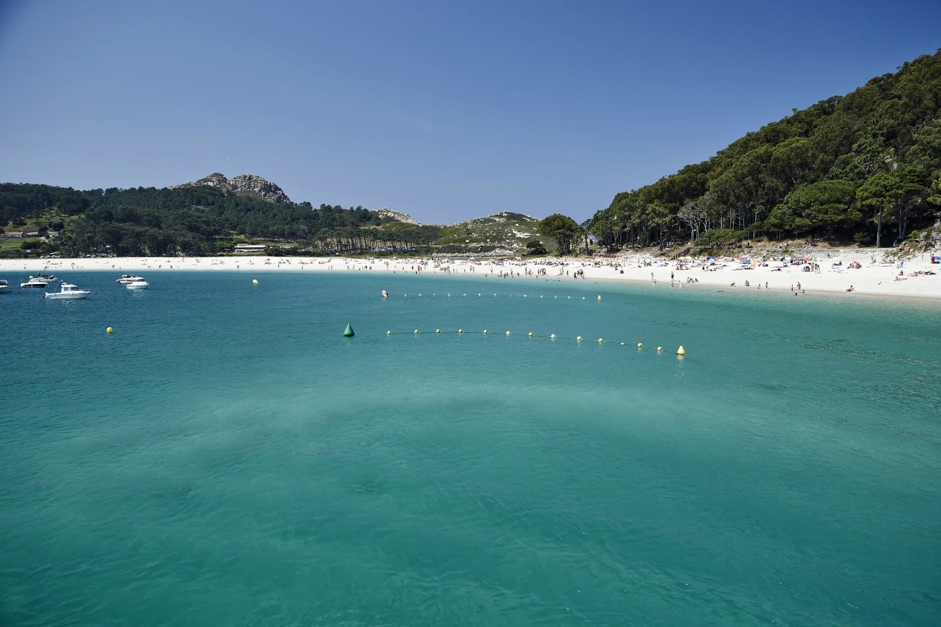 Nazywają je "wyspami Bogów". Puste rajskie plaże i turkusowa woda Nazywają je "wyspami Bogów". Puste rajskie plaże i turkusowa woda