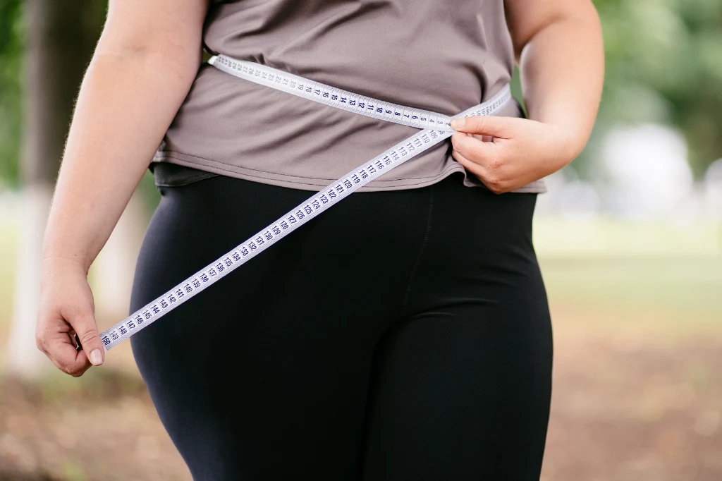 Ubocznym efektem stosowanie leków na otyłość mogą być niedobory. Objawy pojawiają się po wielu miesiącach