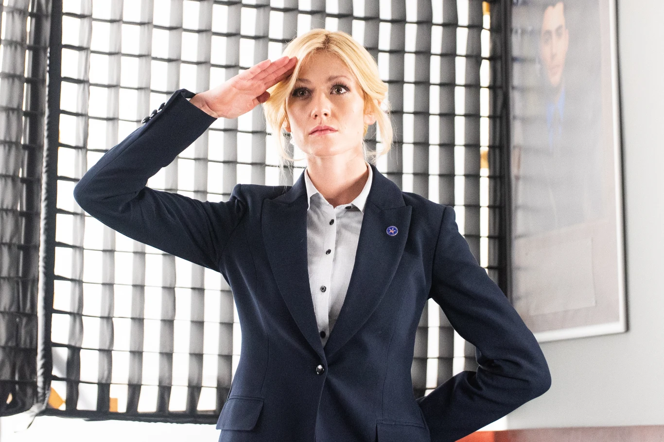 Agentka Secret Service zmierzy się ze sporym problemem w "Air Force One Down". Agentka Secret Service zmierzy się ze sporym problemem w "Air Force One Down".