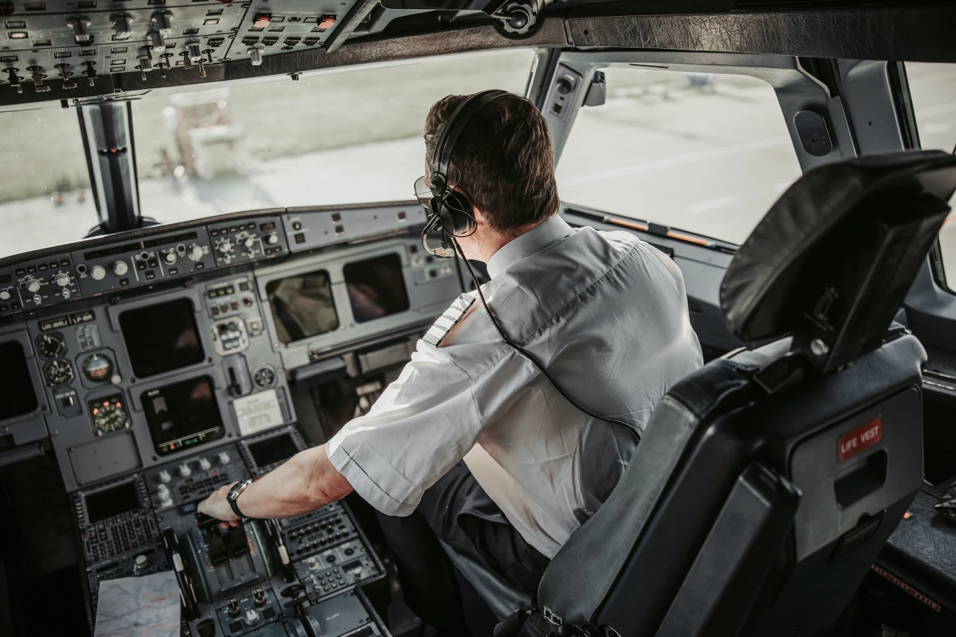Mieszkanka Płońska uwierzyła, że rozmawia z pilotem z Wielkiej Brytanii. Straciła 30 tys. zł Mieszkanka Płońska uwierzyła, że rozmawia z pilotem z Wielkiej Brytanii. Straciła 30 tys. zł