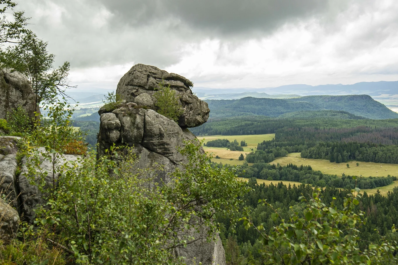 W Górach Stołowych spotkamy niezwykłe formacje skalne W Górach Stołowych spotkamy niezwykłe formacje skalne
