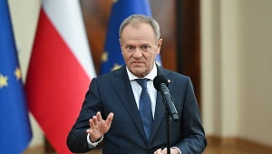 Premier Donald Tusk zapowiedział zainwestowanie dodatkowych środków we wzmocnienie zapory na granicy z Białorusią