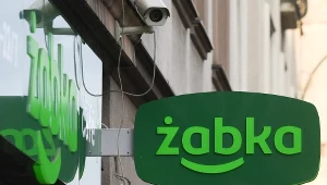 Jakie paczki można odebrać w Żabce? Sklep to także punkt pocztowy