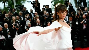 Helena Christensen zachwyciła w Cannes białą kreacją 