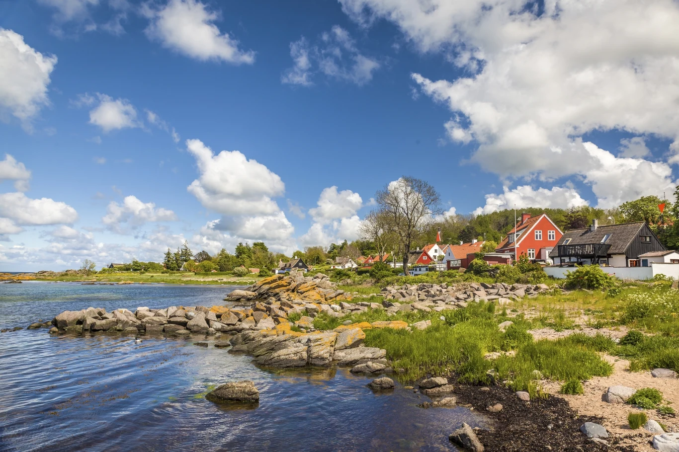 Wyspa Bornholm nazywana jest "Perłą Bałtyku".